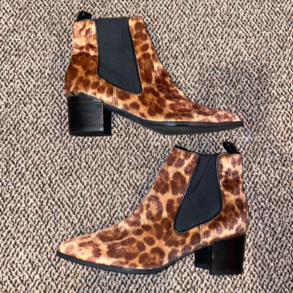 Nine West size 7 fur leopard boots